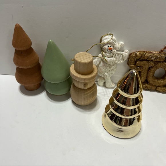 Christmas decor lot of 10, metal, wood, ceramic, good preowned condition - Picture 2 of 3